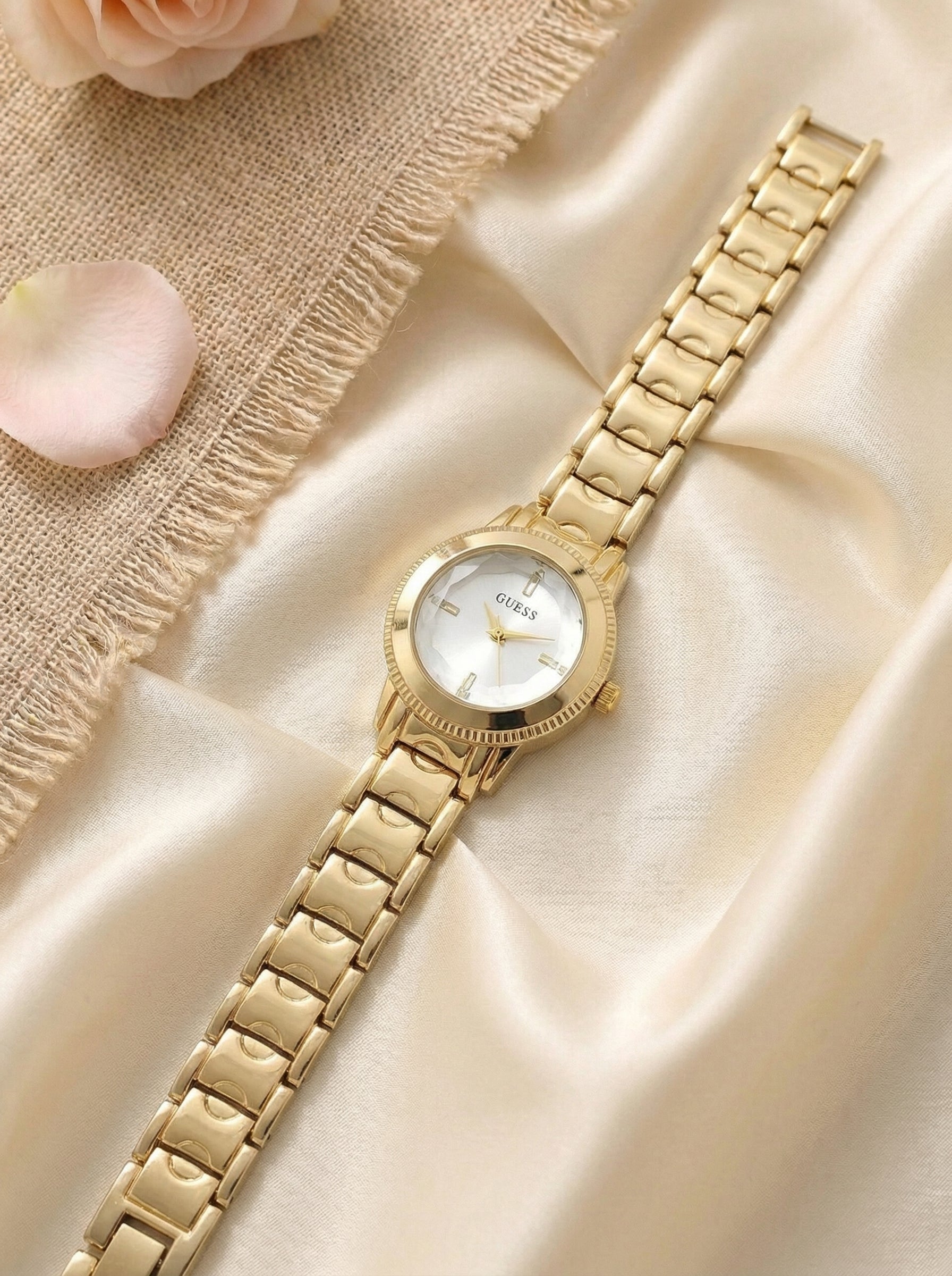 GS Elegant Round Dial Ladies Wristwatch - Golden White