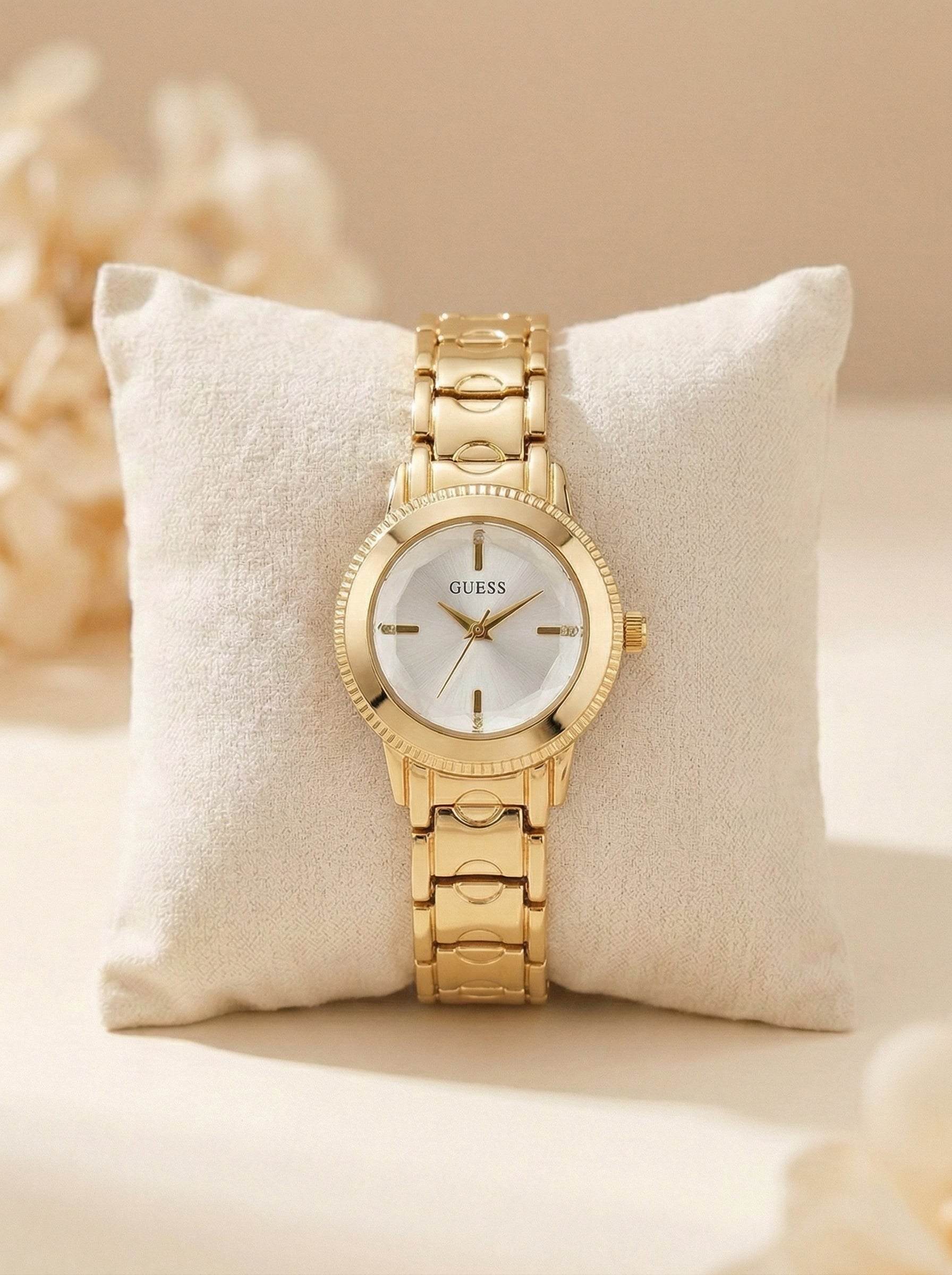 GS Elegant Round Dial Ladies Wristwatch - Golden White